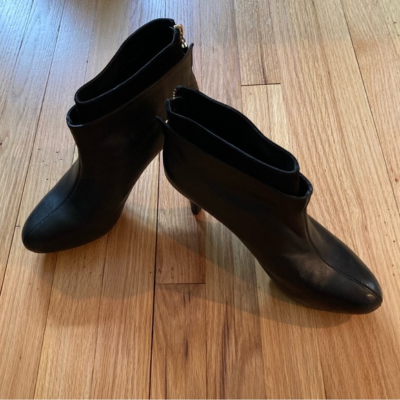 EUC Me Too black leather ankle boots size 9 - Picture 2 of 15